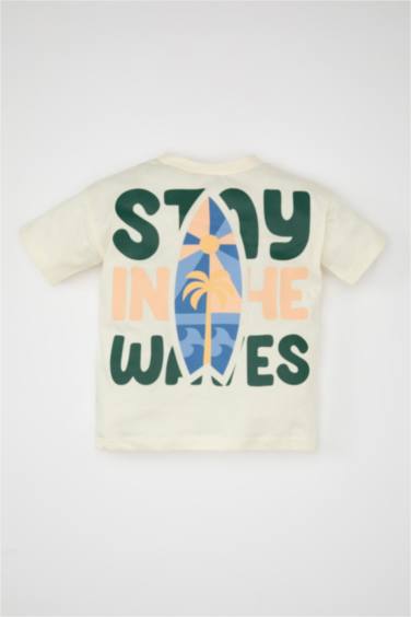 تيشيرت ولادي بطبعة شعار قصة عادية