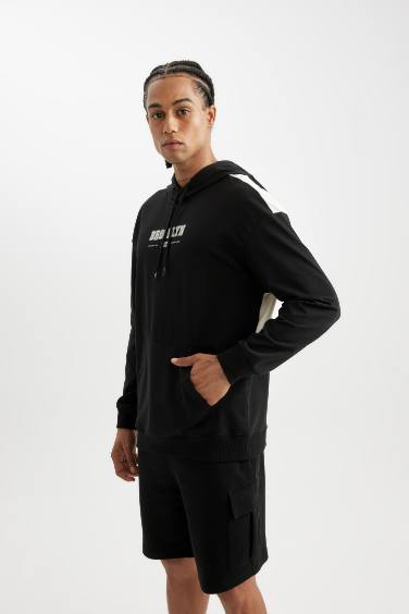 DeFactoFit Siyah NBA Brooklyn Nets Comfort Fit Kapüşonlu Sırt Baskılı Sweatshirt