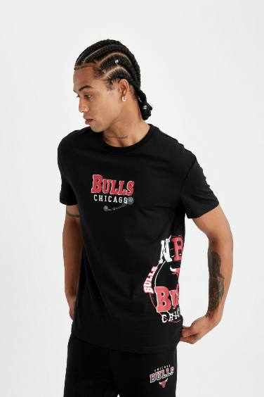 DeFactoFit NBA Chicago Bulls Standart Fit Bisiklet Yaka Sırt Basklı Pamuklu Kısa Kollu Tişört