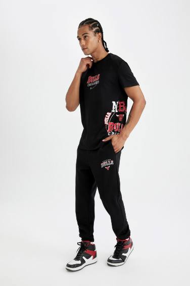 DeFactoFit NBA Chicago Bulls Erkek Siyah Standart Fit Normal Kesim Cepli Esnek Bantlı Paça Kalın Jogger Eşofman Altı