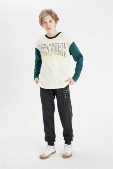 Boy Oversize Fit Crew Neck Long Sleeve T-Shirt