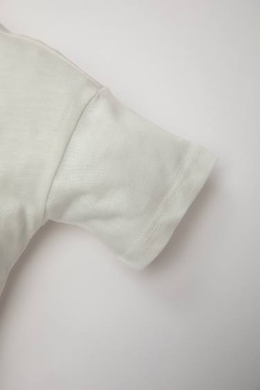 تيشيرت بيبي بناتي نص كم أبيض بطبعة شعار قصة عادية بياقة مستديرة