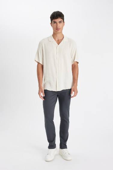 Pantalon slim avec ourlet super skinny