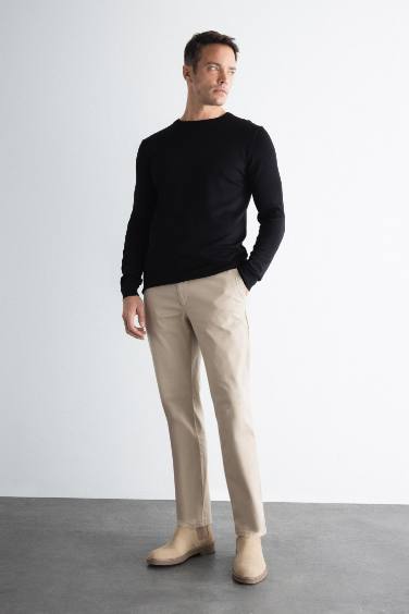 Pantalon chino droit en toile stretch à poches Coupe classique