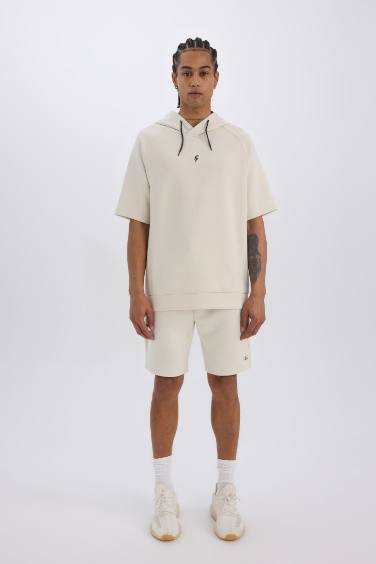 Стандартная спортивная футболка с капюшоном из ткани scuba