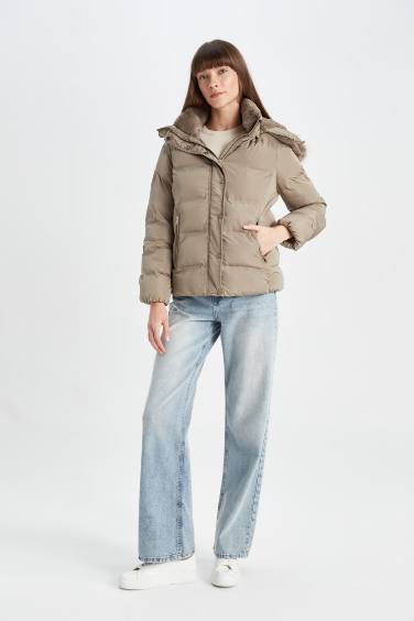 Waterproof Hooded Zipper Snap Closure Puffer Jacket