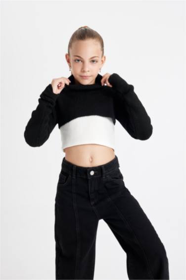 Girl Black White Turtleneck Knitted Crop Pullover