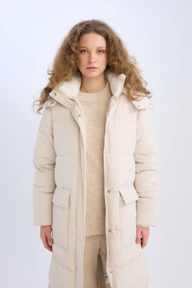 бас киімді Пальто