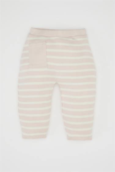 Kız Bebek 2'li Takım Kuzu Nakışlı Düğmeli Uzun Kollu Kazak Beli Lastikli Çizgili Triko Alt