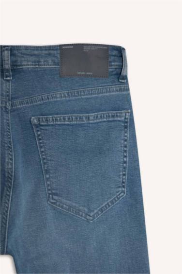 Pedro Slim Fit Regular Waist Skinny Jeans