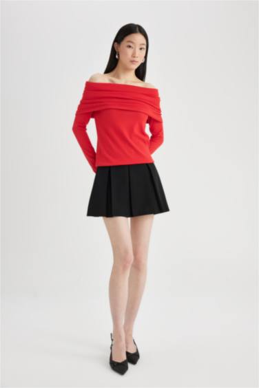 Fitted Open Shoulder Pullover