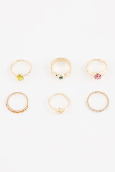 Woman 6 Piece Gold Rings