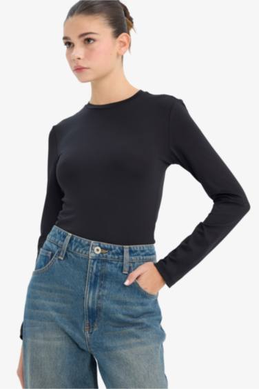 Woman Long Sleeve T-Shirt