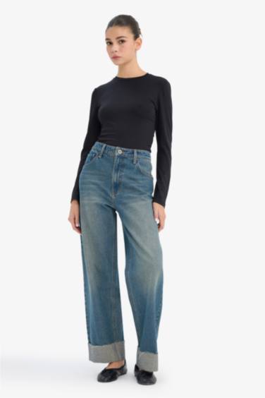 Woman Long Sleeve T-Shirt