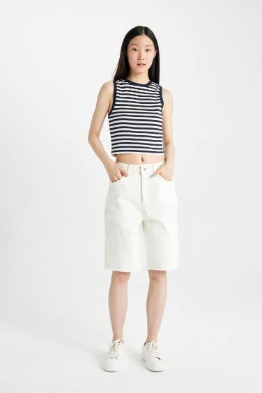 High Waist White Gabardine Capri