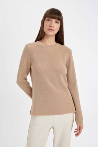 Туника стандартного кроя с круглым вырезом