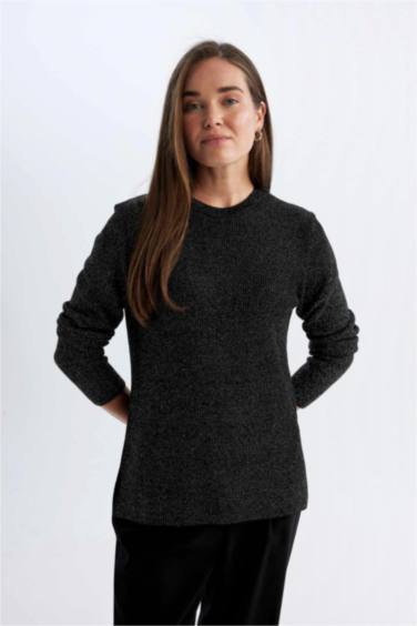 Туника стандартного кроя с круглым вырезом