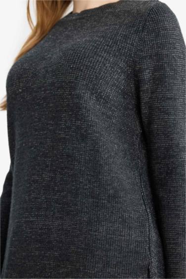 بلوفر تريكو قصة عادية برقبة مستديرة قماش لامع