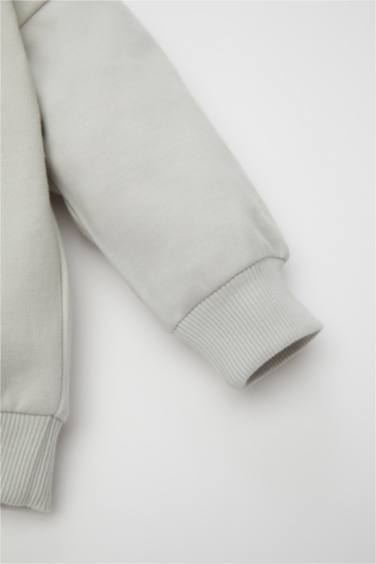 طقم بيبي اولادي سويت شيرت وسويت بانتس بطبعة شعار قماش رقيق قصة عادية - قطعتين