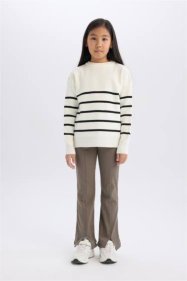 ليجن بناتي برجل واسع مضلع بفتحة من الرجل