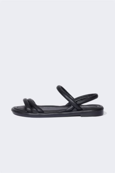 Woman Flat Sole Faux Leather Sandals