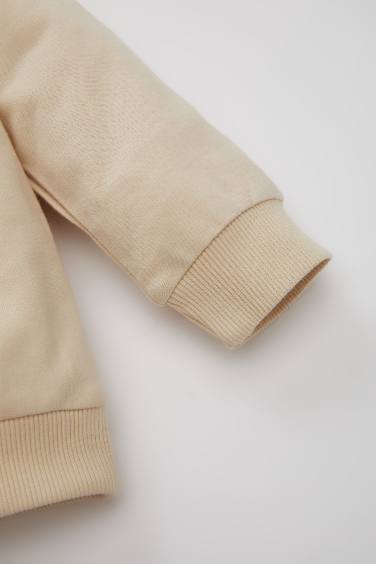 طقم بيبي بناتي سويت شيرت وسويت بانتس بطبعة شعار قصة عادية - قطعتين