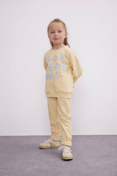 طقم بيبي بناتي بطبعة شعار خفيف قصة عادية - قطعتين