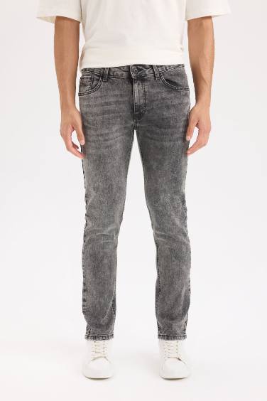 Pedro Slim Fit Ripped Detail Washed Jeans