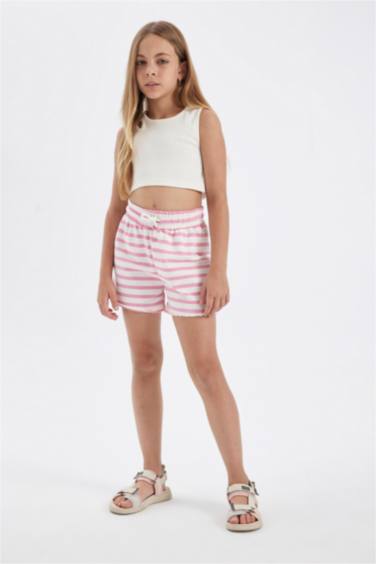 شورت بناتي مخطط قماش رقيق