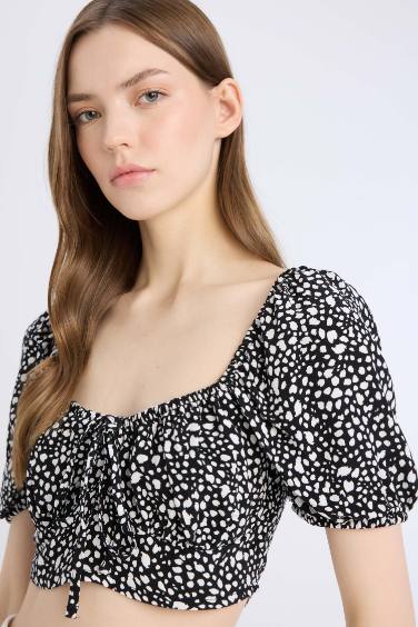 Slim Fit Round Collar Printed Short Sleeve Blouse