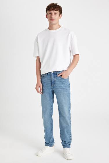 Jean slim taille normale à jambe fuselée