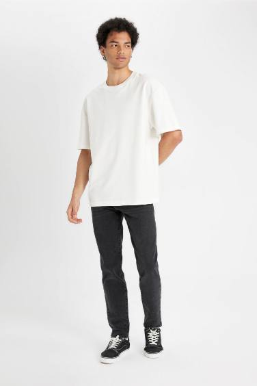 Tapered Fit Slim Fit Regular Waist Jeans