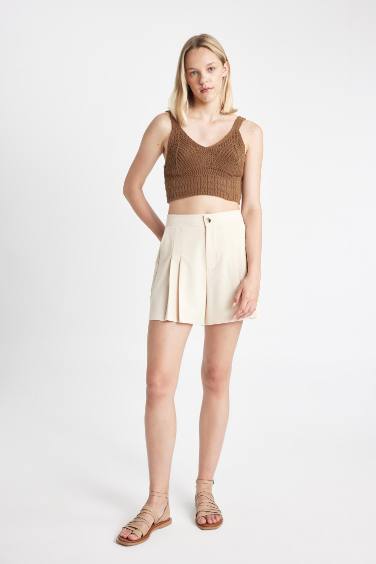 شورت قصير قصة عادية بخصر عالي