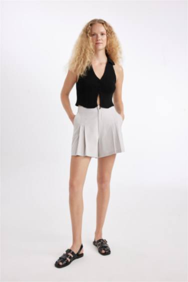 شورت قصة عادية بجيب وخصر عالي