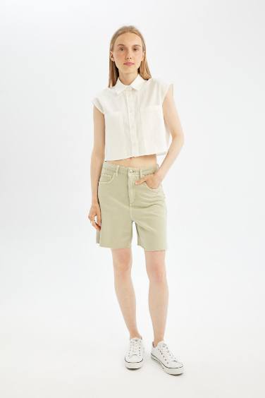 Regular Fit Gabardine Normal Waist Short Leg Shorts