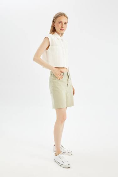 Regular Fit Gabardine Normal Waist Short Leg Shorts