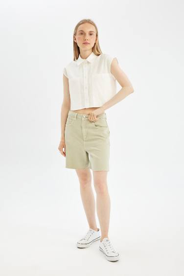 Regular Fit Gabardine Normal Waist Short Leg Shorts