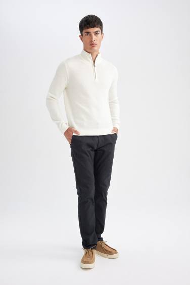 Regular Fit Pocketed Straight Leg Chino Pants