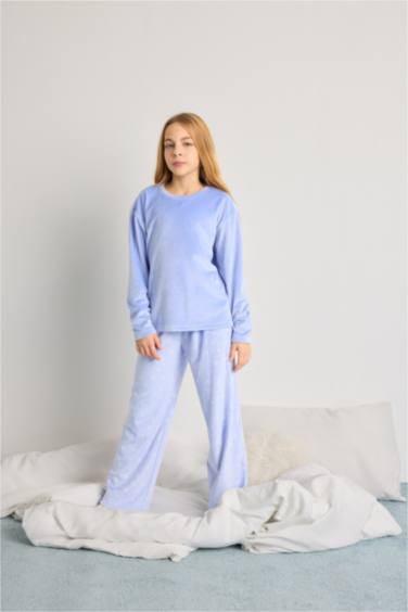 طقم بيجاما بناتي قطيفة قصة عادية - قطعتين