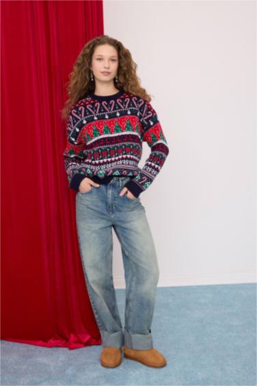 بلوفر تريكو قصة عادية برقبة مستديرة بطبعة كريسماس