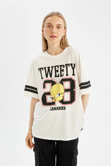 Looney Tunes Oversize Fit Crew Neck Short Sleeve T-Shirt