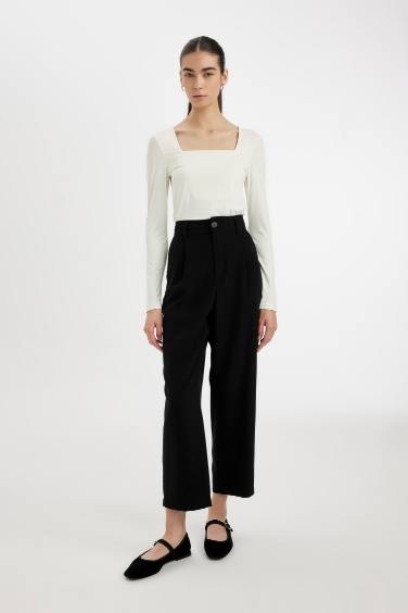 Tapered Fit Ankle Length With Pockets Trousers