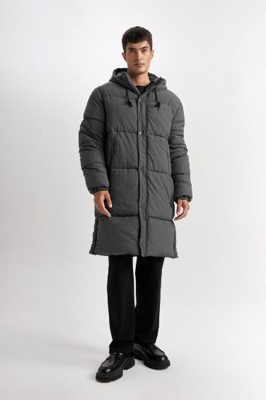 Regular Fit Kapüşonlu Çıtçıtlı Parka