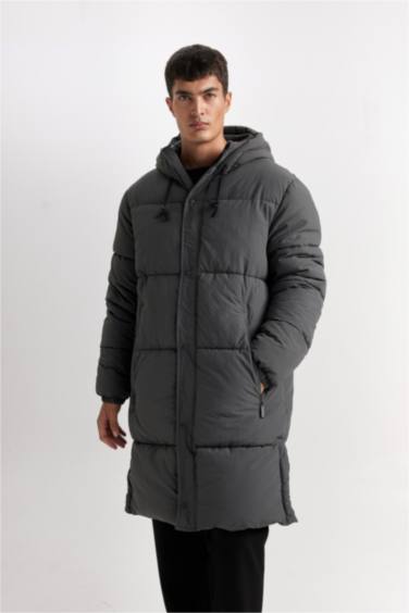 Regular Fit Kapüşonlu Çıtçıtlı Parka