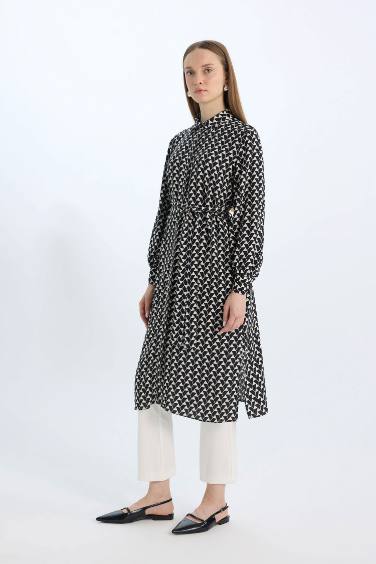 قميص ردن طويل مطبوع بحزام وقصة عادية