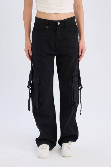 Wide Leg High Waist Cargo Jeans