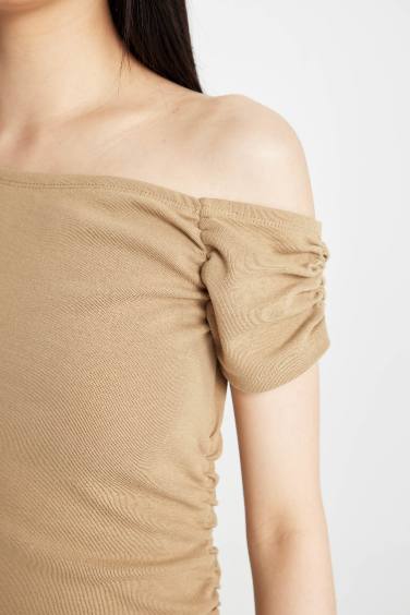 тығыз көйлек бір иық қысқа жеңді Қысқа жеңді трикотаж көйлек