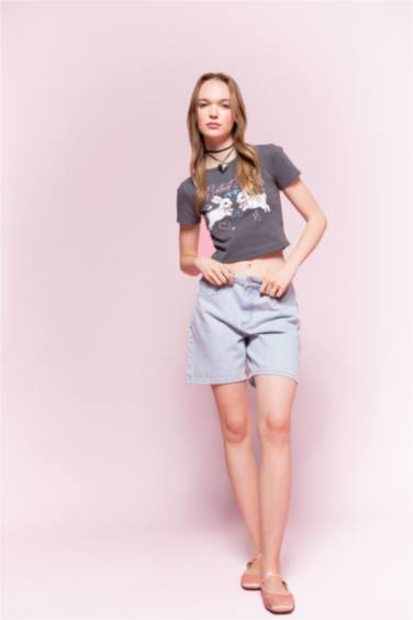 تيشيرت نص ردن مخصر بياخة مستديرة