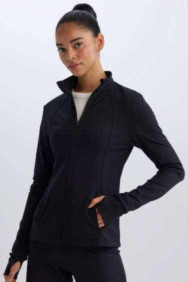 سترة سليم فيت برقبة عالية بساق بسحاب