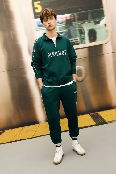 Boxy Fit Long Sleeve Sweatshirt